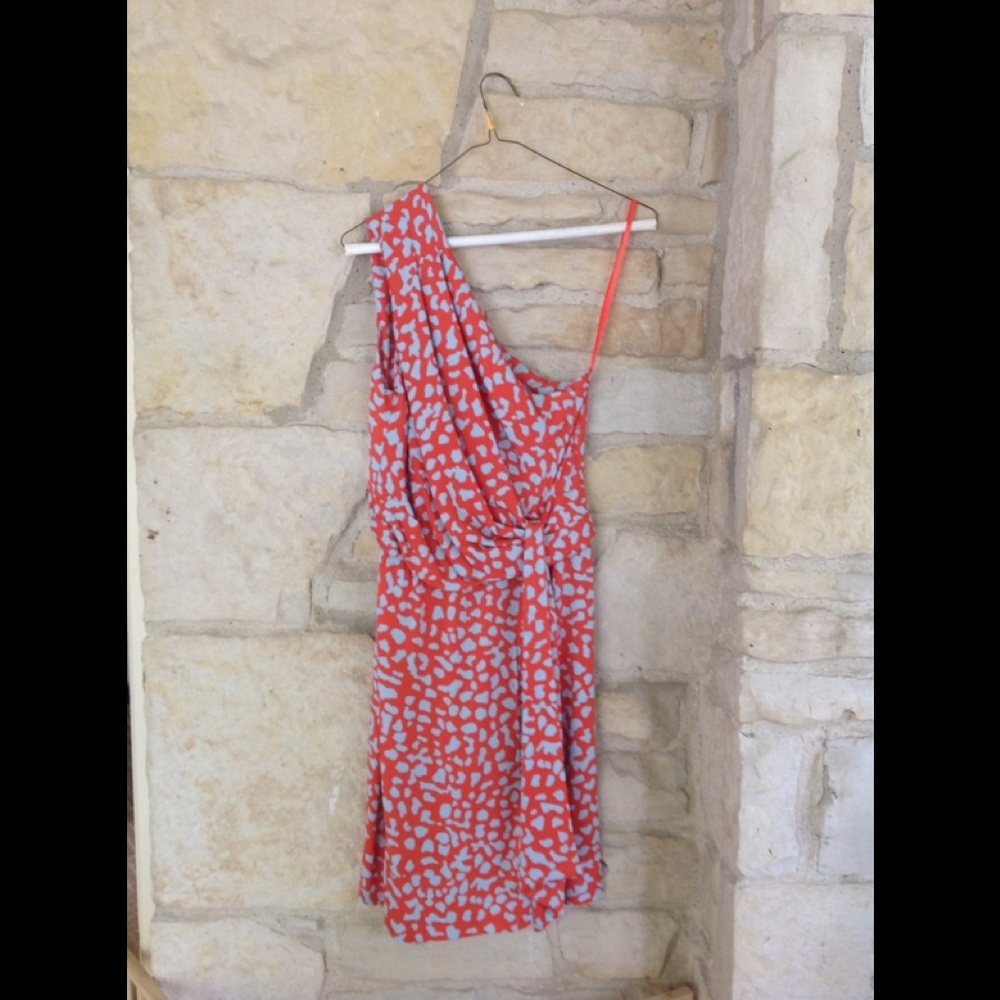 One shoulder dress